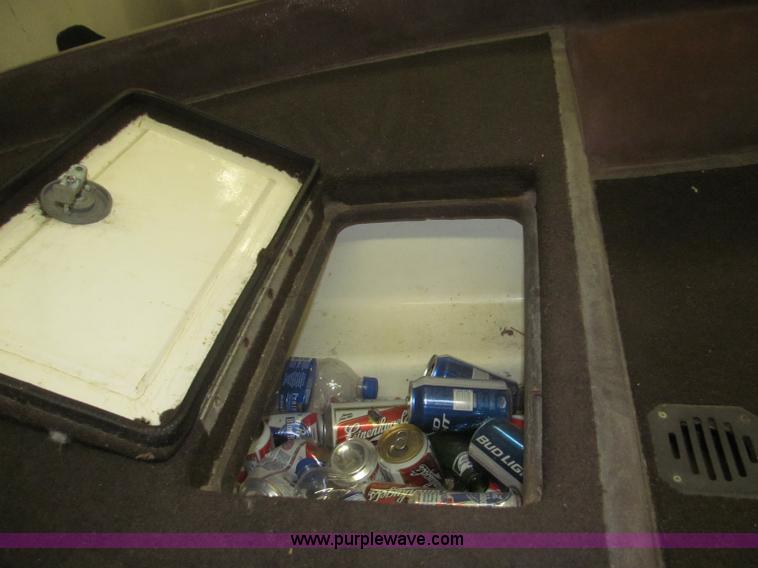 image for item F7245 1979 Ranger 18' boat