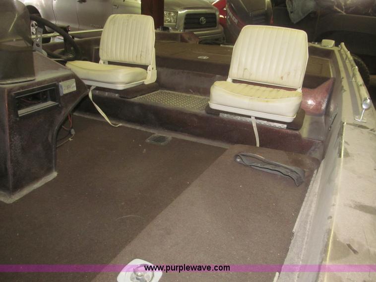 image for item F7245 1979 Ranger 18' boat