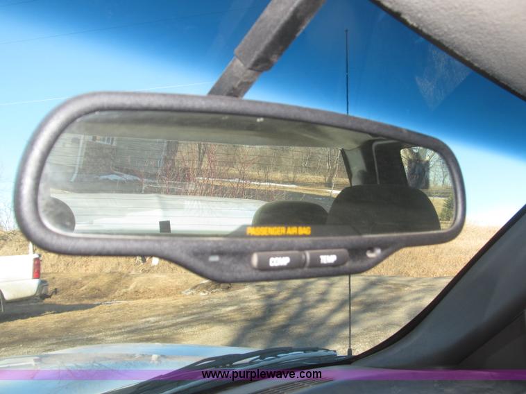 image for item F7253 2004 Chevrolet Silverado 1500 LS Ext. Cab pickup truck