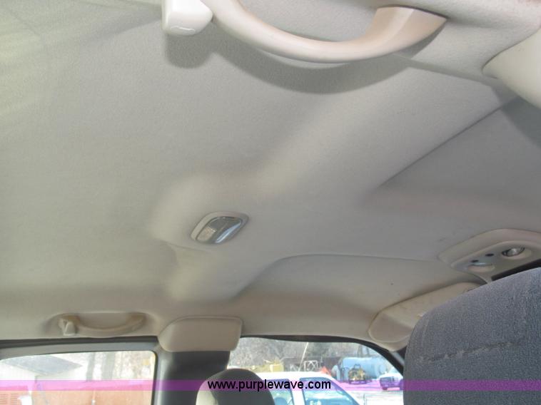 image for item F7253 2004 Chevrolet Silverado 1500 LS Ext. Cab pickup truck