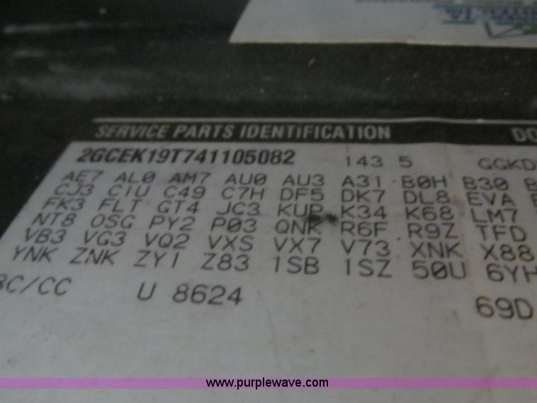 image for item F7253 2004 Chevrolet Silverado 1500 LS Ext. Cab pickup truck