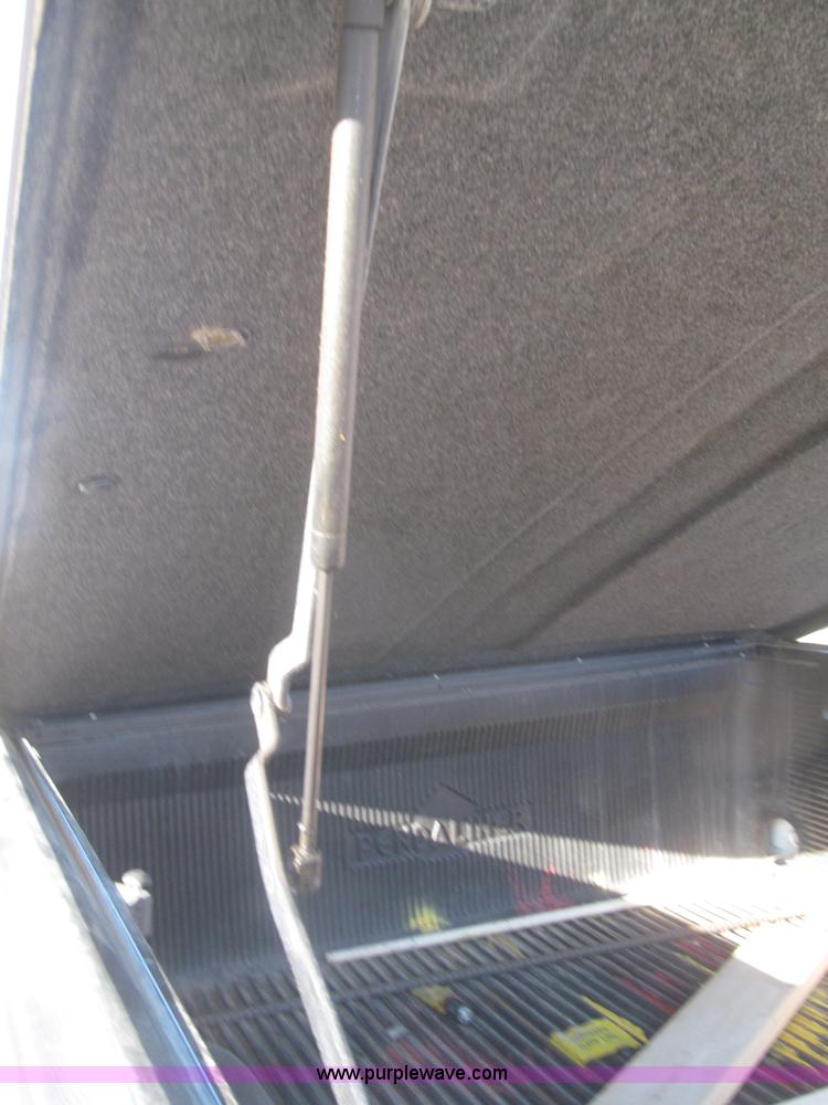 image for item F7253 2004 Chevrolet Silverado 1500 LS Ext. Cab pickup truck