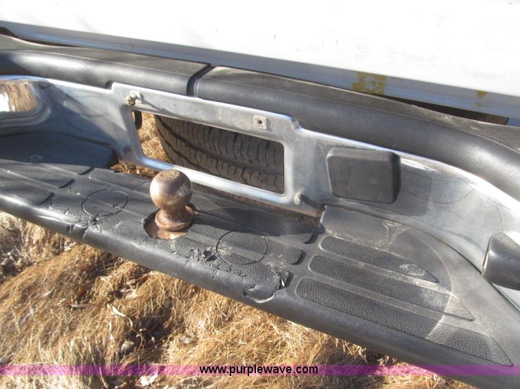 image for item F7253 2004 Chevrolet Silverado 1500 LS Ext. Cab pickup truck