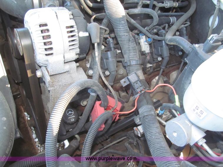 image for item F7253 2004 Chevrolet Silverado 1500 LS Ext. Cab pickup truck