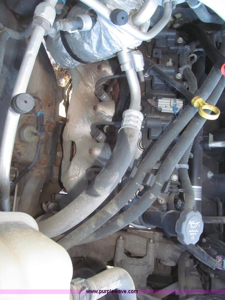 image for item F7253 2004 Chevrolet Silverado 1500 LS Ext. Cab pickup truck