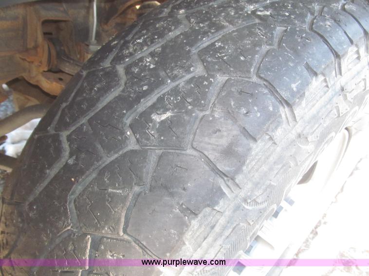 image for item F7253 2004 Chevrolet Silverado 1500 LS Ext. Cab pickup truck