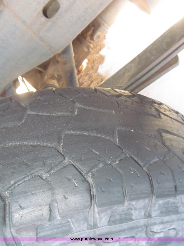 image for item F7253 2004 Chevrolet Silverado 1500 LS Ext. Cab pickup truck