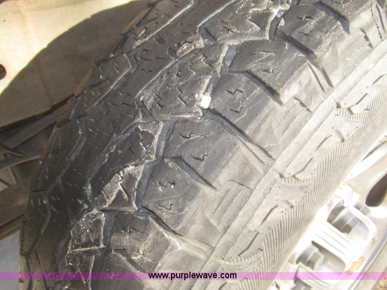 image for item F7253 2004 Chevrolet Silverado 1500 LS Ext. Cab pickup truck