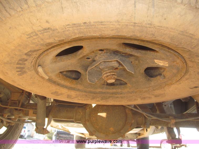 image for item F7253 2004 Chevrolet Silverado 1500 LS Ext. Cab pickup truck