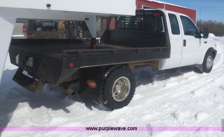 image for item F8188 2001 Ford F350 Super Duty flatbed truck