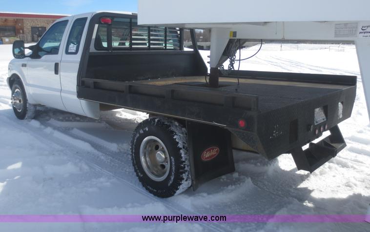 image for item F8188 2001 Ford F350 Super Duty flatbed truck