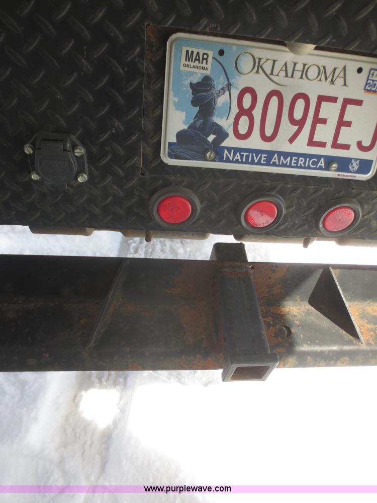 image for item F8188 2001 Ford F350 Super Duty flatbed truck