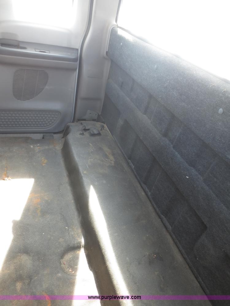 image for item F8188 2001 Ford F350 Super Duty flatbed truck