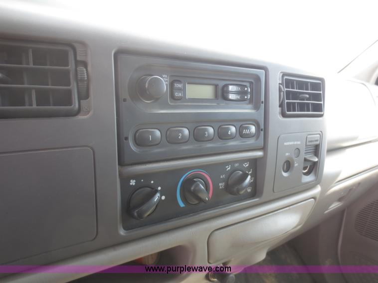 image for item F8188 2001 Ford F350 Super Duty flatbed truck