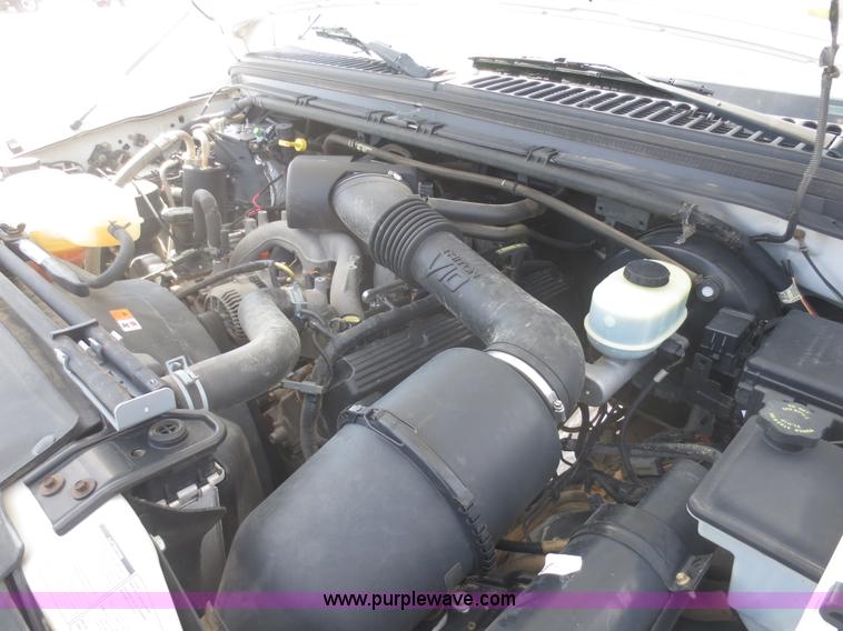 image for item F8188 2001 Ford F350 Super Duty flatbed truck