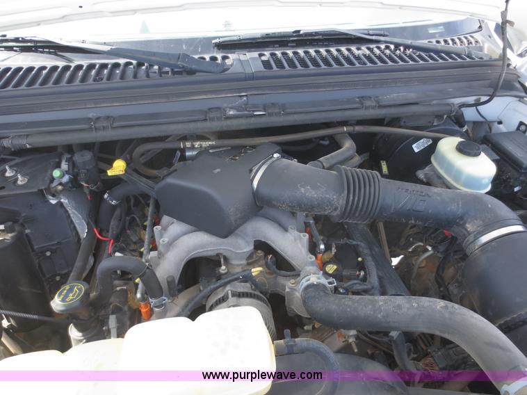 image for item F8188 2001 Ford F350 Super Duty flatbed truck