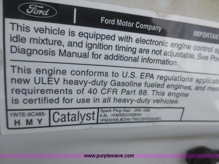 image for item F8188 2001 Ford F350 Super Duty flatbed truck