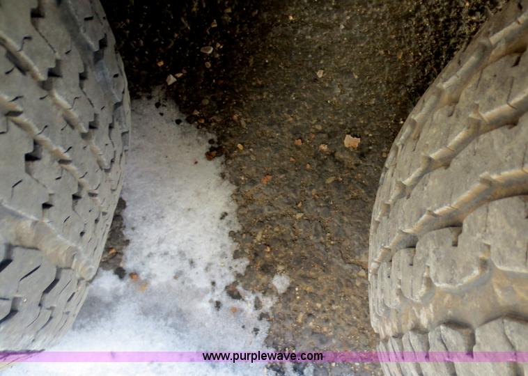 image for item F8191 2002 BNW enclosed trailer