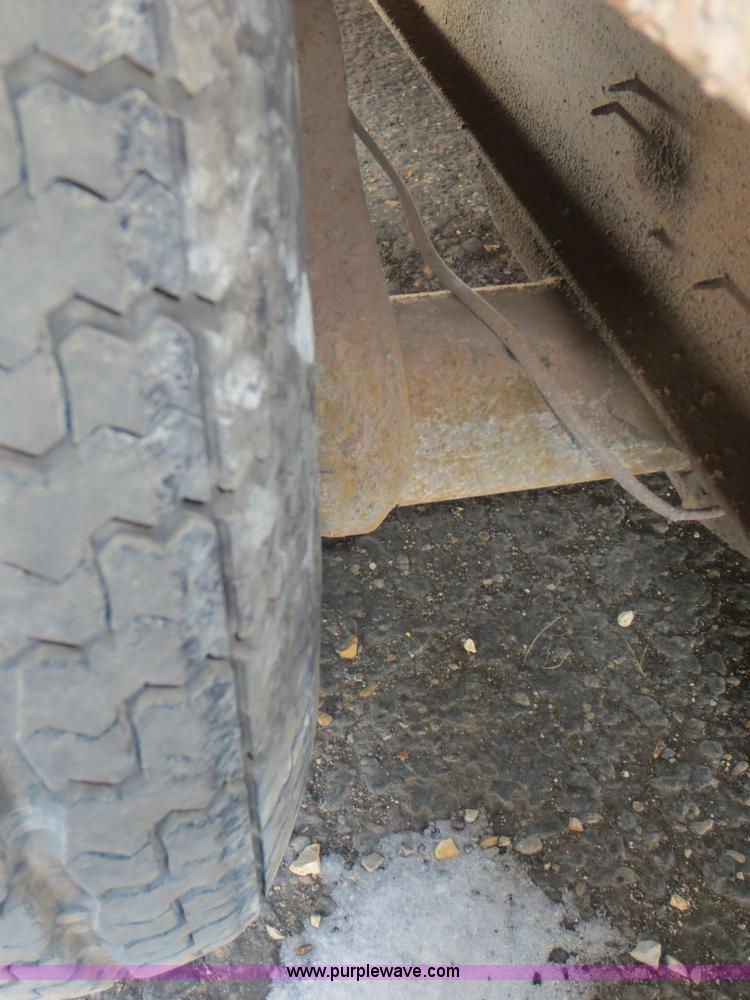 image for item F8191 2002 BNW enclosed trailer