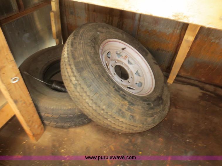 image for item F8191 2002 BNW enclosed trailer