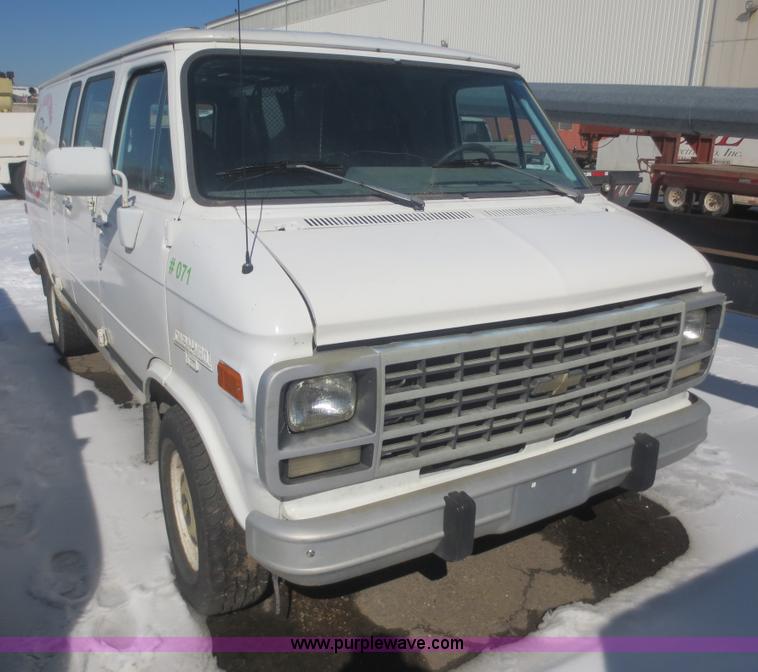 image for item F8196 1992 Chevrolet G10 van
