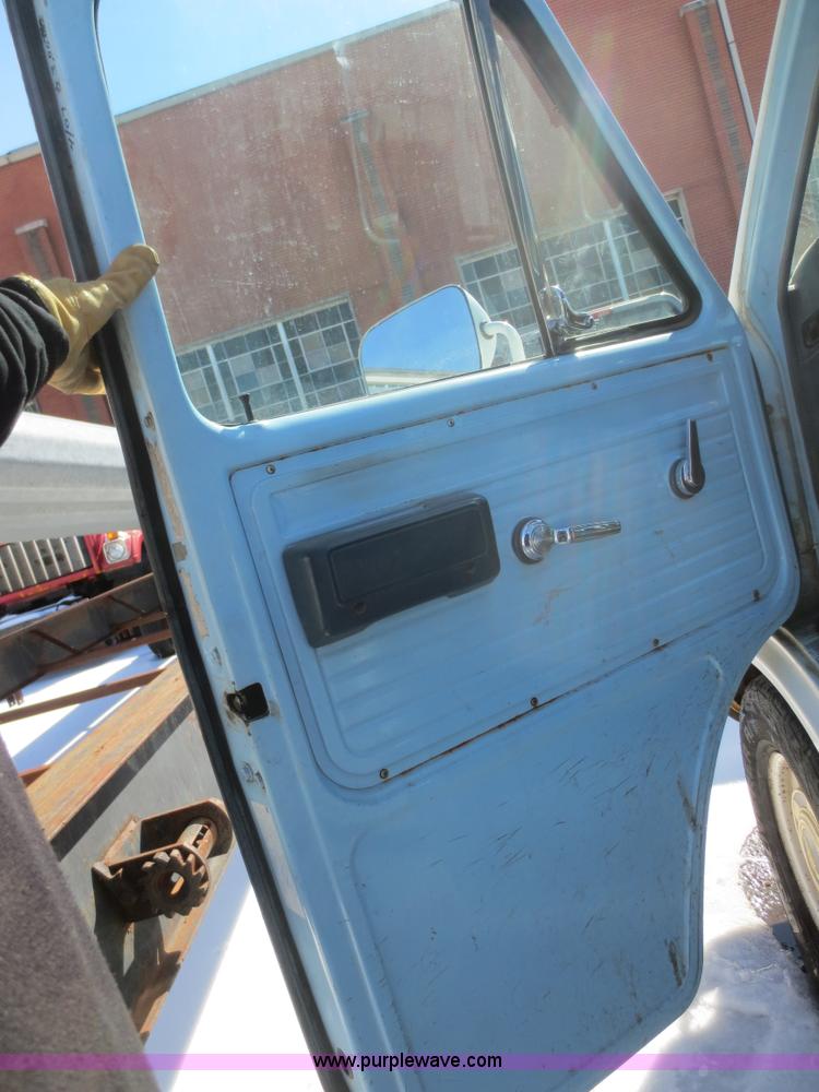 image for item F8196 1992 Chevrolet G10 van