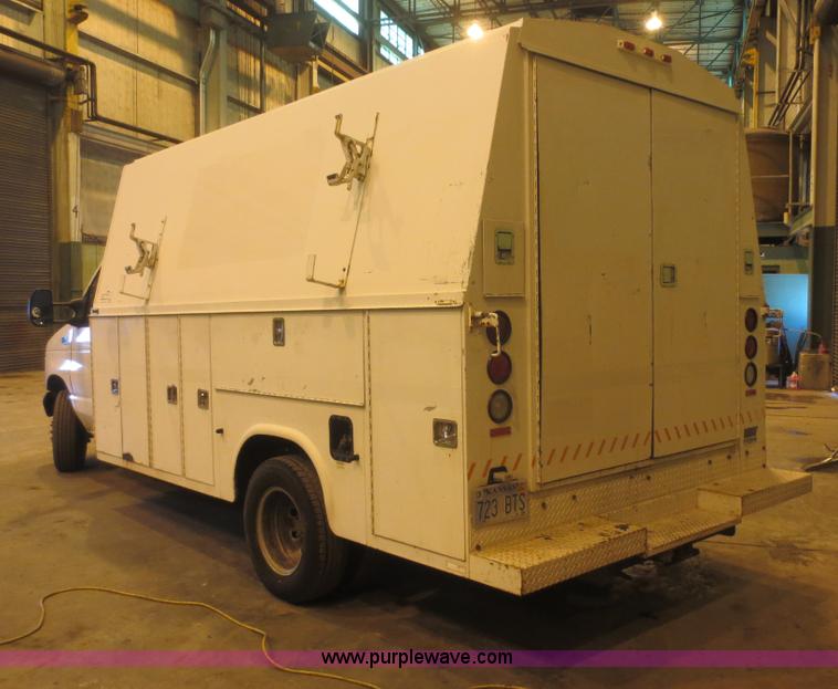 image for item F8197 2005 Ford E450 Super Duty service van