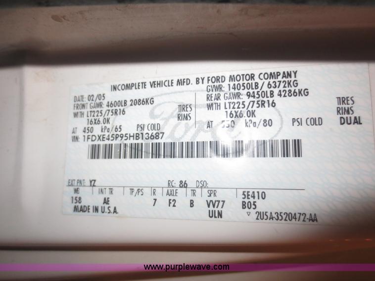 image for item F8197 2005 Ford E450 Super Duty service van