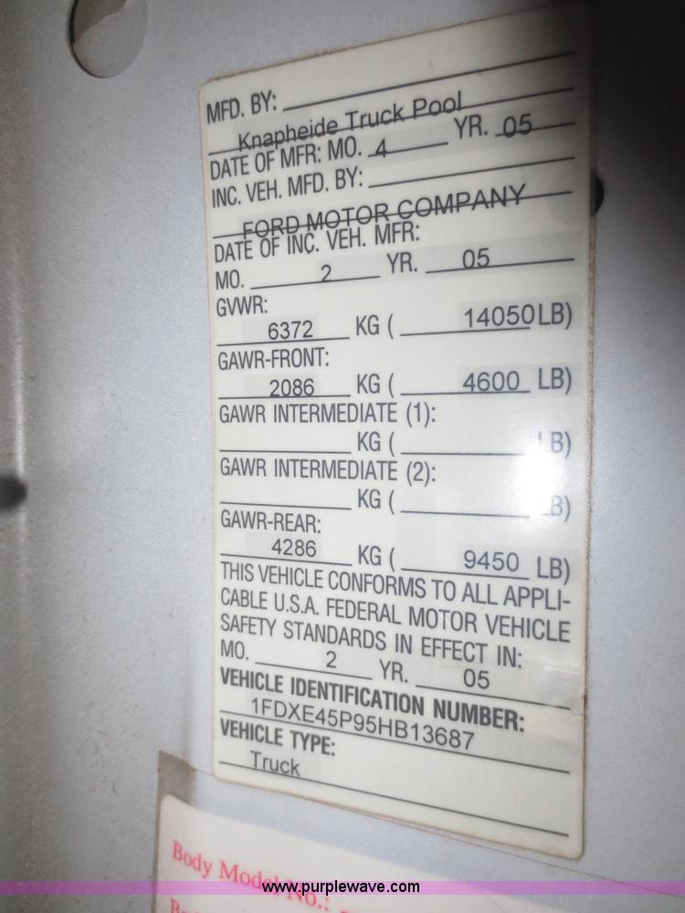 image for item F8197 2005 Ford E450 Super Duty service van