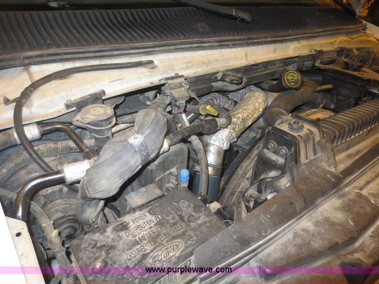 image for item F8197 2005 Ford E450 Super Duty service van