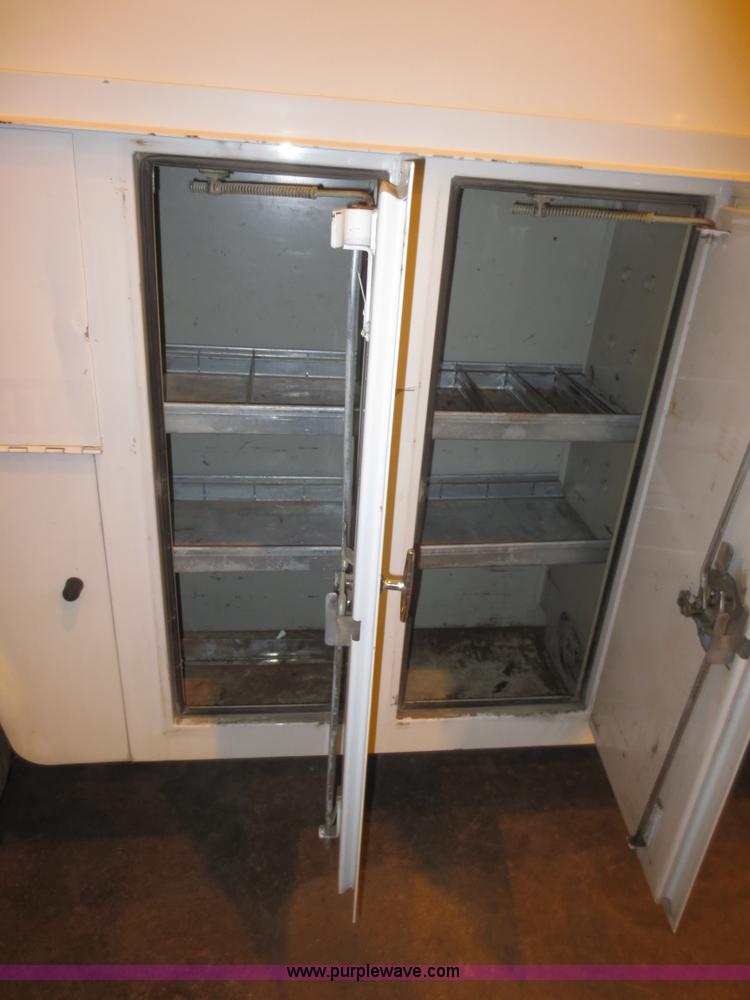 image for item F8197 2005 Ford E450 Super Duty service van