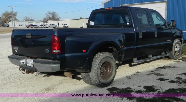 image for item F8770 2003 Ford F350 XL Crew Cab pickup truck