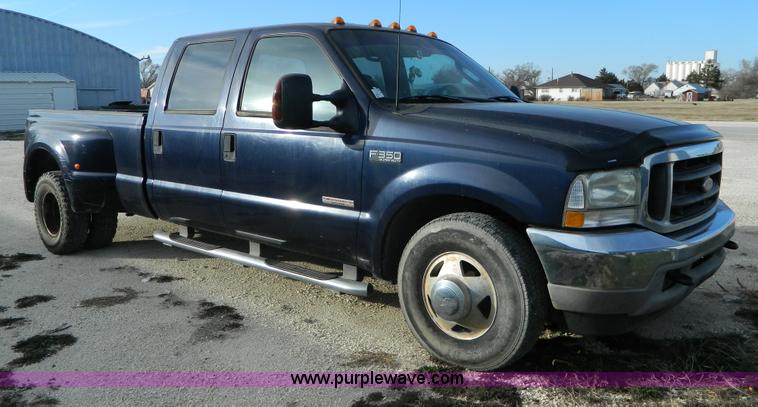 image for item F8770 2003 Ford F350 XL Crew Cab pickup truck