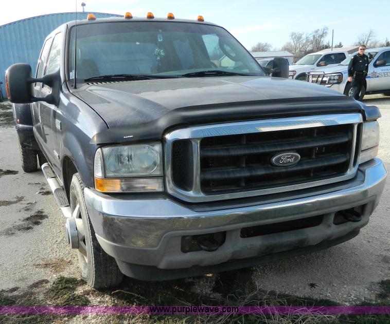 image for item F8770 2003 Ford F350 XL Crew Cab pickup truck