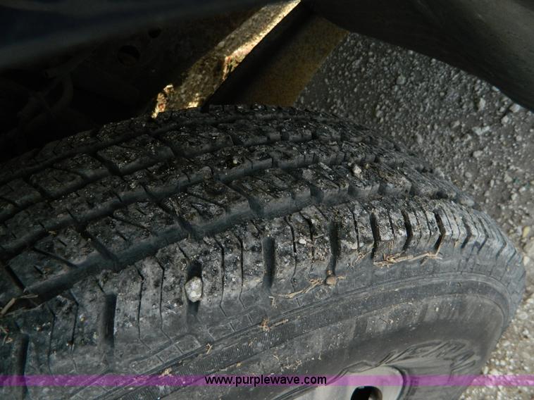 image for item F8770 2003 Ford F350 XL Crew Cab pickup truck