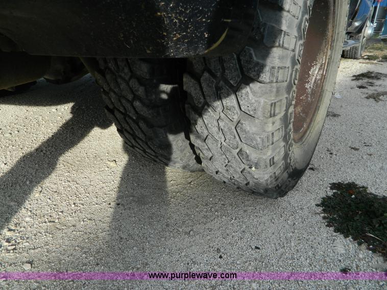 image for item F8770 2003 Ford F350 XL Crew Cab pickup truck