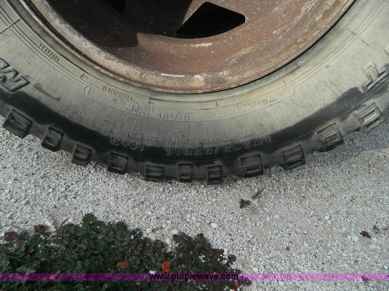 image for item F8770 2003 Ford F350 XL Crew Cab pickup truck