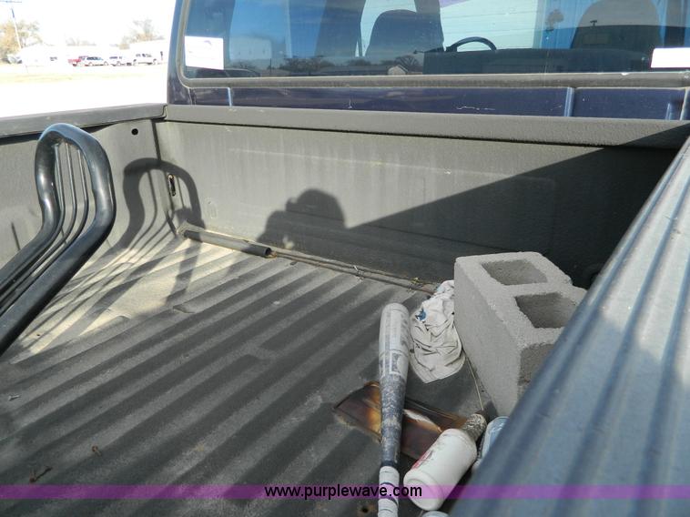 image for item F8770 2003 Ford F350 XL Crew Cab pickup truck