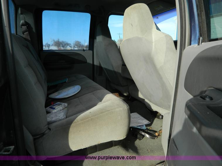 image for item F8770 2003 Ford F350 XL Crew Cab pickup truck