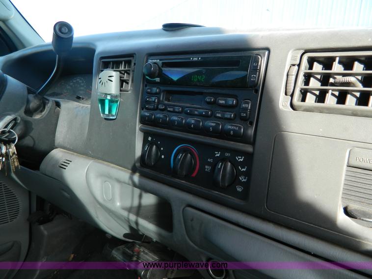 image for item F8770 2003 Ford F350 XL Crew Cab pickup truck