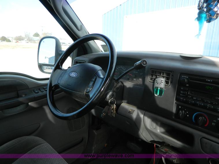 image for item F8770 2003 Ford F350 XL Crew Cab pickup truck