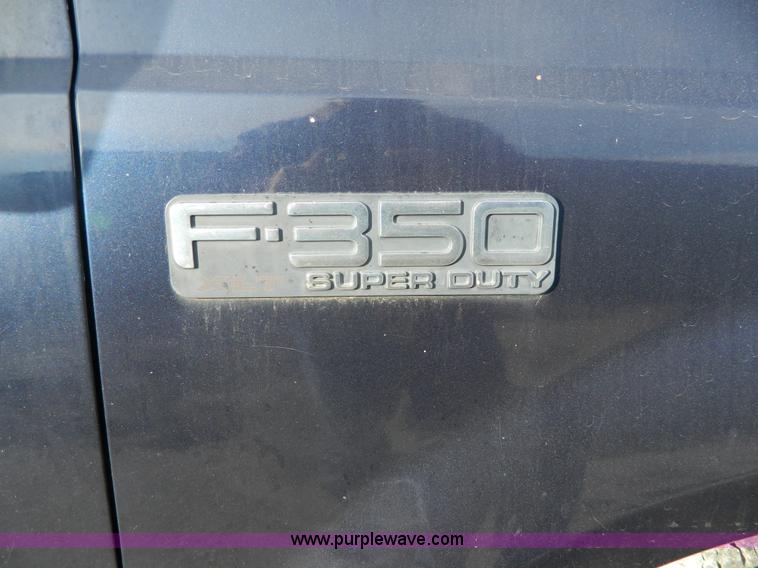 image for item F8770 2003 Ford F350 XL Crew Cab pickup truck