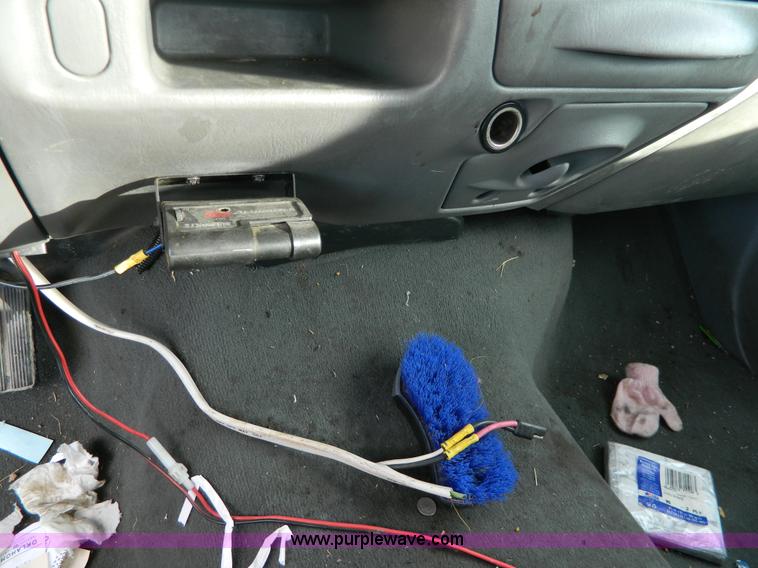 image for item F8770 2003 Ford F350 XL Crew Cab pickup truck