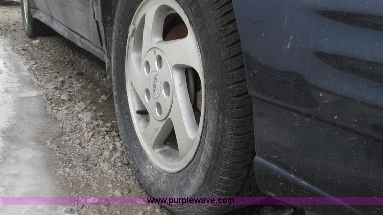 image for item G2261 2000 Pontiac Grand AM SE1