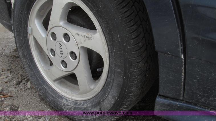 image for item G2261 2000 Pontiac Grand AM SE1