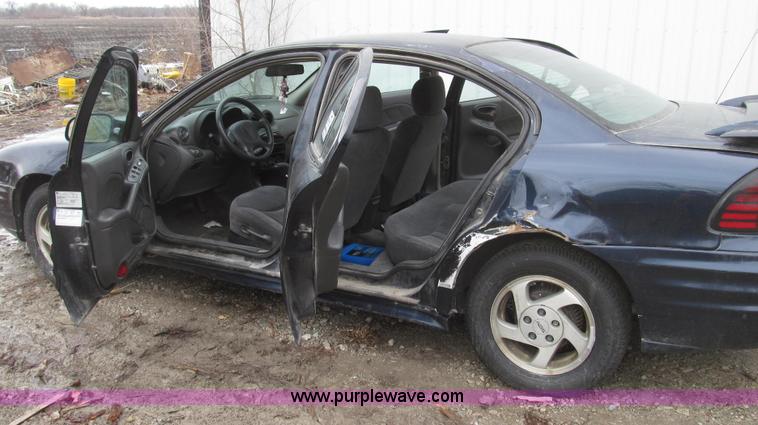 image for item G2261 2000 Pontiac Grand AM SE1