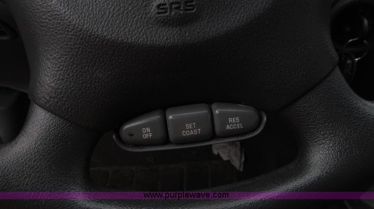 image for item G2261 2000 Pontiac Grand AM SE1