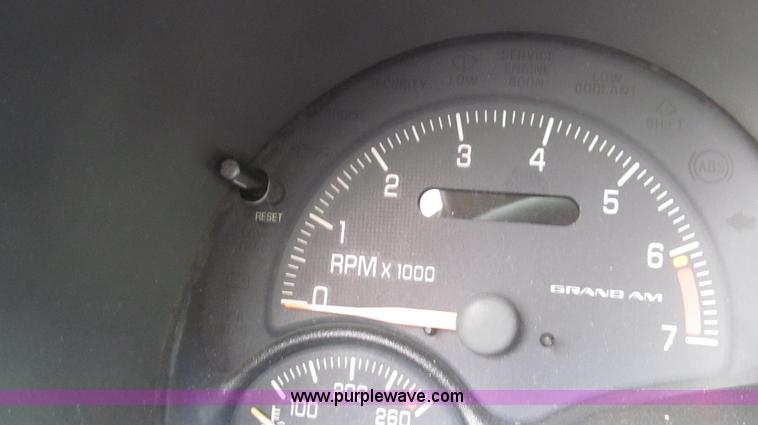 image for item G2261 2000 Pontiac Grand AM SE1