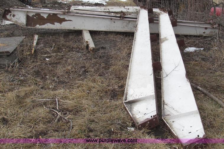 image for item G2267 Steel building frame materials