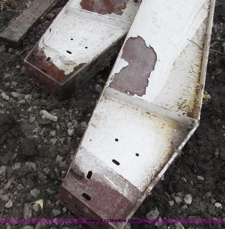 image for item G2267 Steel building frame materials